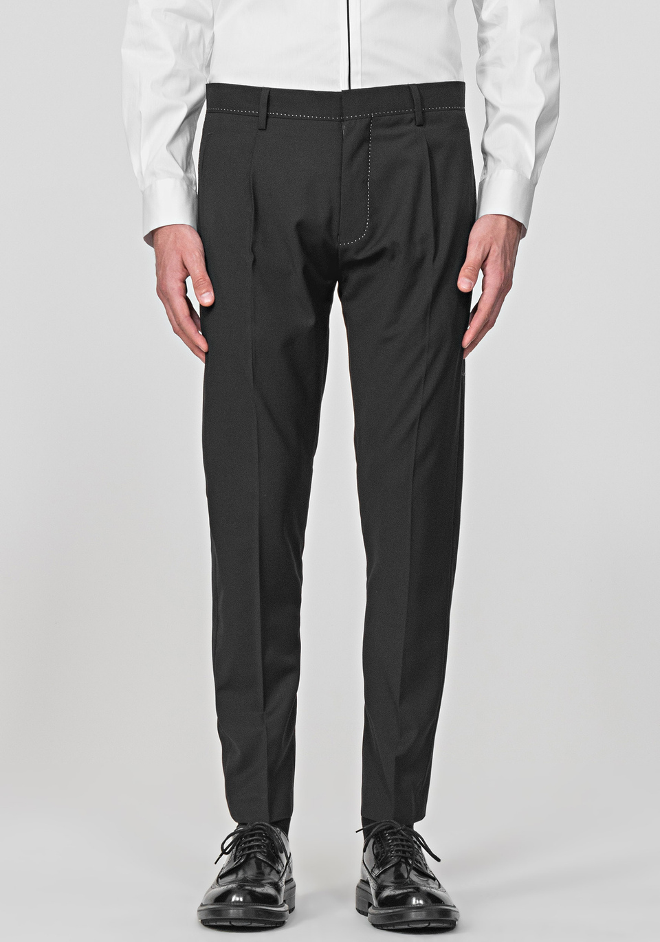 “BRANDY” SLIM-FIT TROUSERS WITH SARTORIAL STITCHING - Antony Morato Online Shop