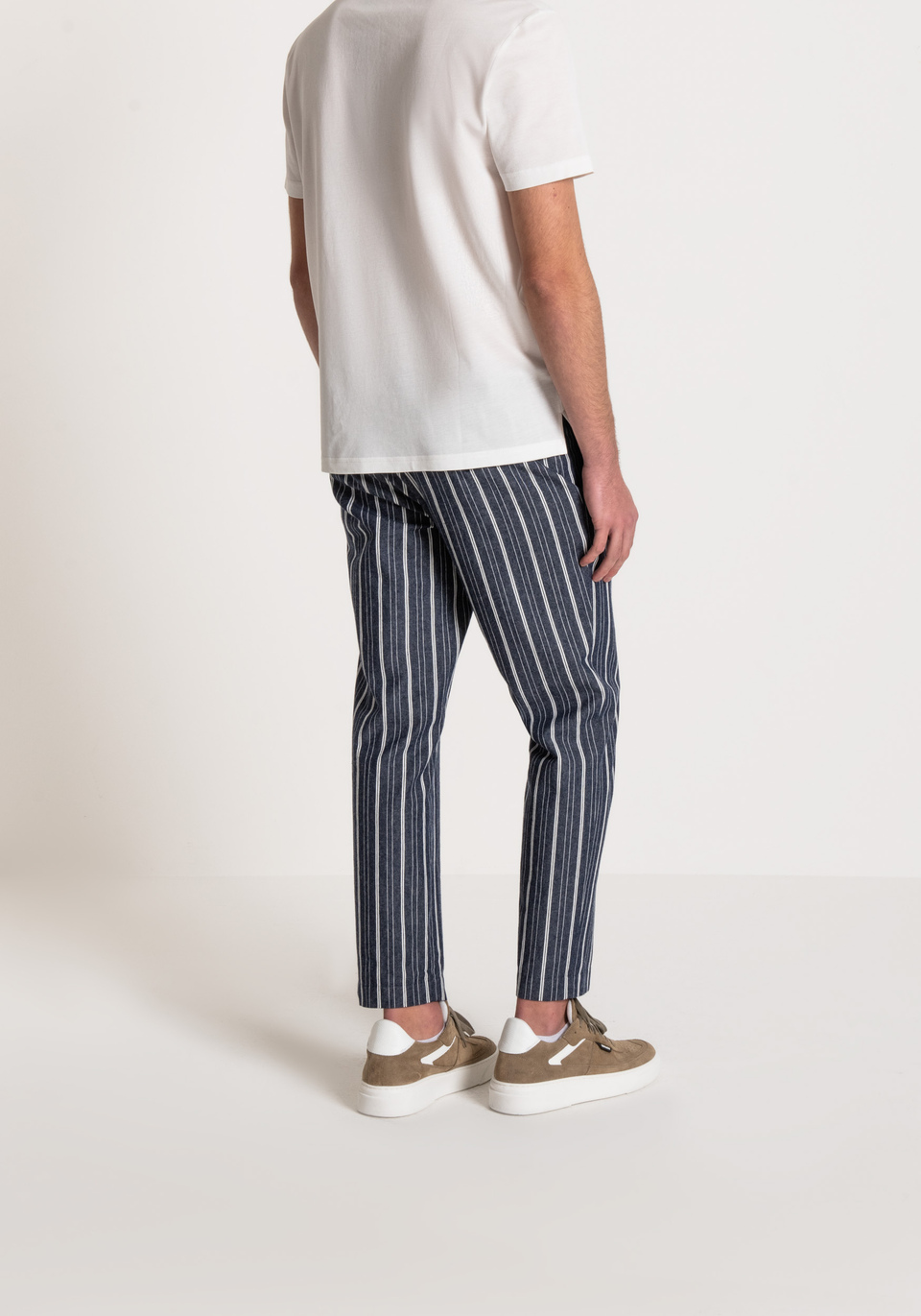 SLIM-FIT “JOE” TROUSERS IN 100% COOL COTTON WITH AN ELASTICATED DRAWSTRING WAIST - Antony Morato Online Shop