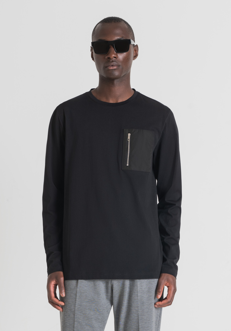 REGULAR-FIT T-SHIRT WITH LONG SLEEVES IN PURE COTTON WITH FAUX LEATHER POCKET - Antony Morato Online Shop