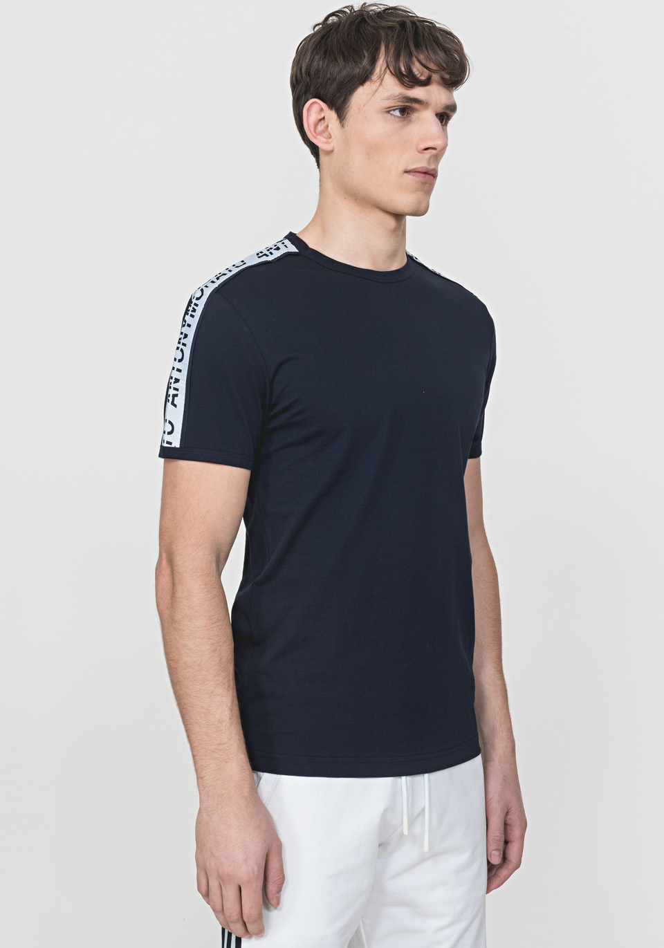 REGULAR-FIT T-SHIRT MADE FROM SOFT COTTON IN PLAIN HUES - Antony Morato Online Shop