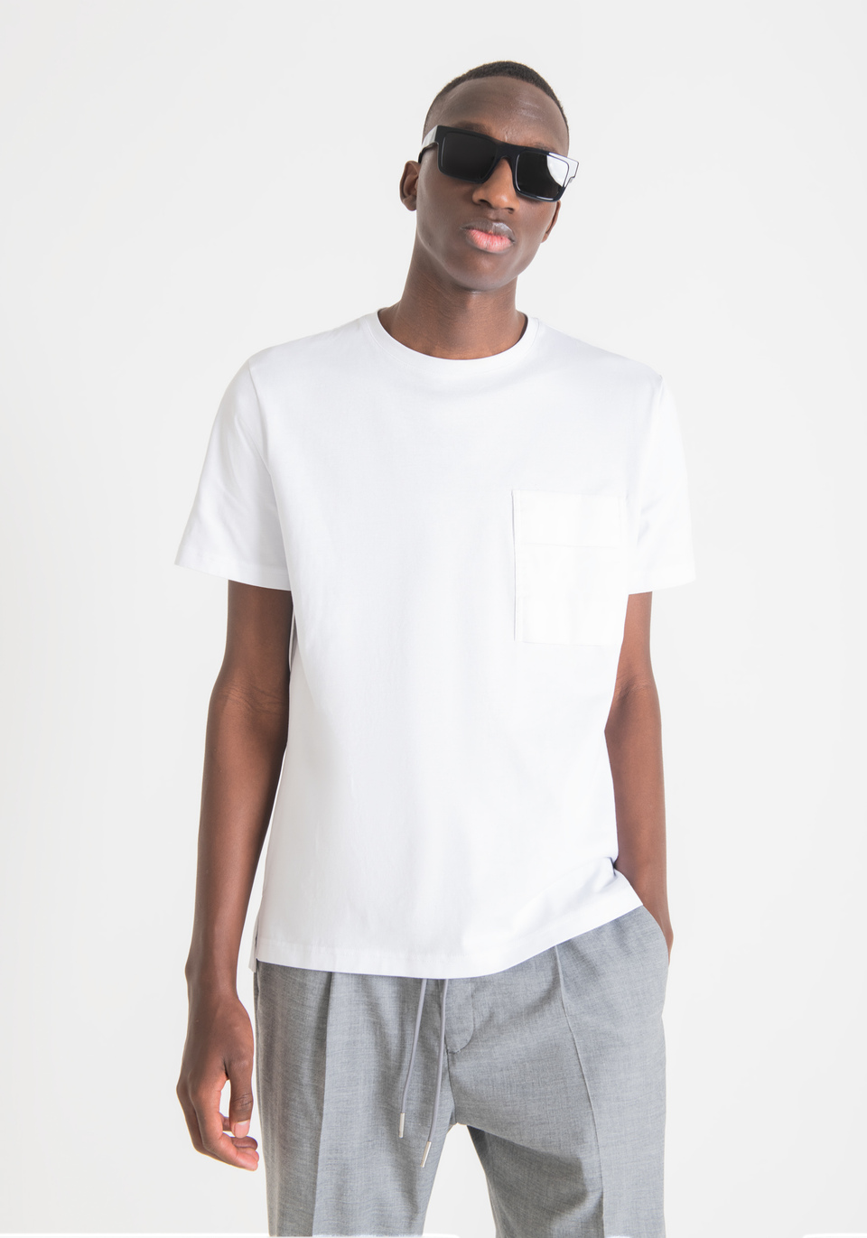 REGULAR-FIT T-SHIRT IN PURE COTTON WITH POCKET - Antony Morato Online Shop