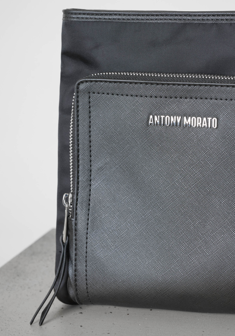MESSENGER BAG WITH POCKET IN NYLON AND HAMMERED FAUX LEATHER - Antony Morato Online Shop