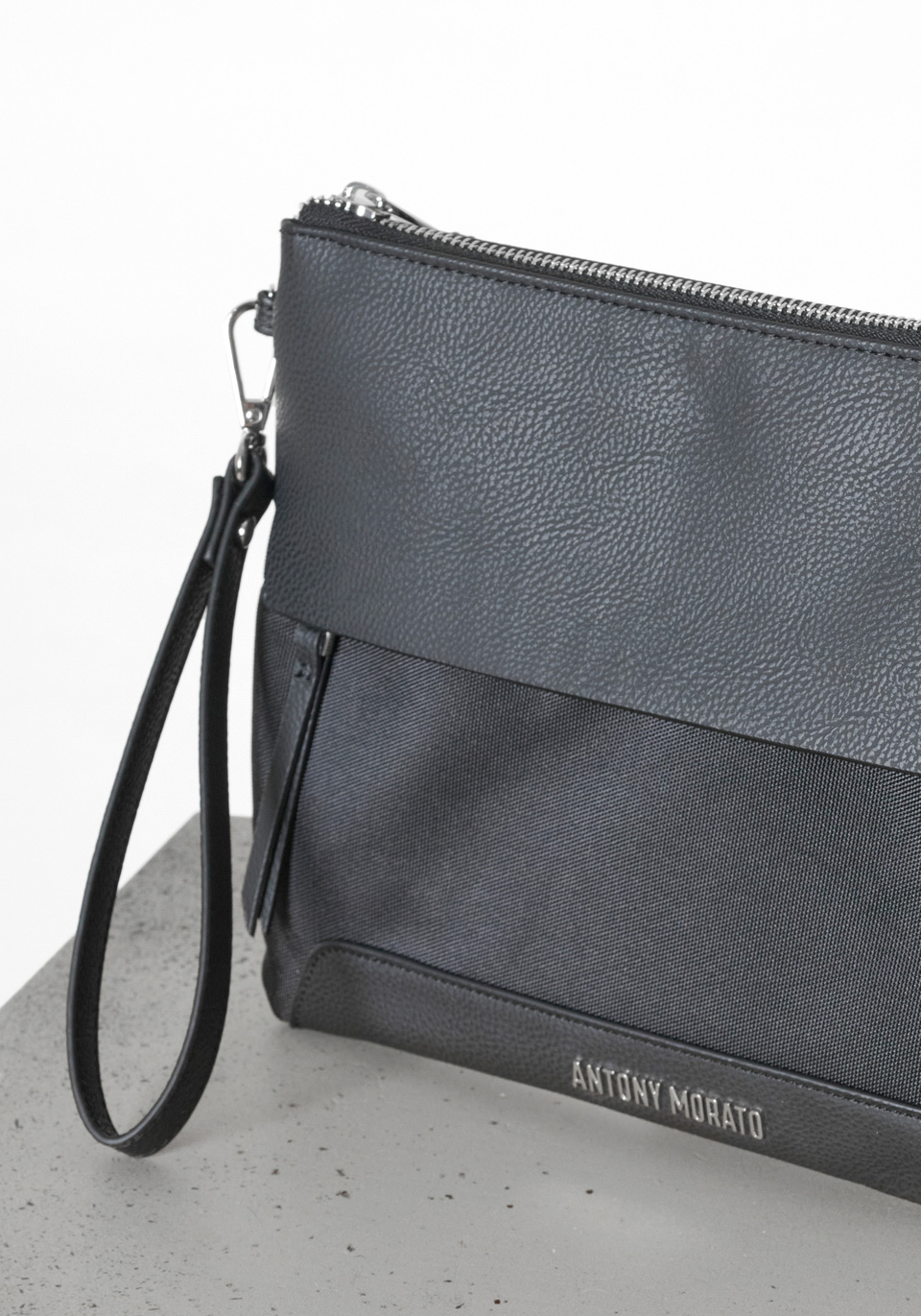 BOLSO POCHETTE RECTANGULAR DE NAILON Y ECOPIEL - Antony Morato Online Shop