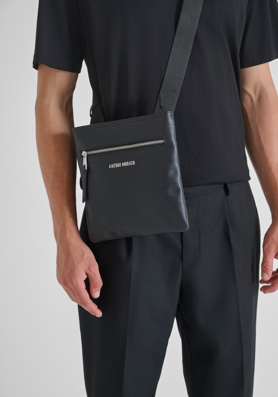 SAC MESSENGER EN SIMILICUIR AVEC BANDOULIÈRE - Antony Morato Online Shop