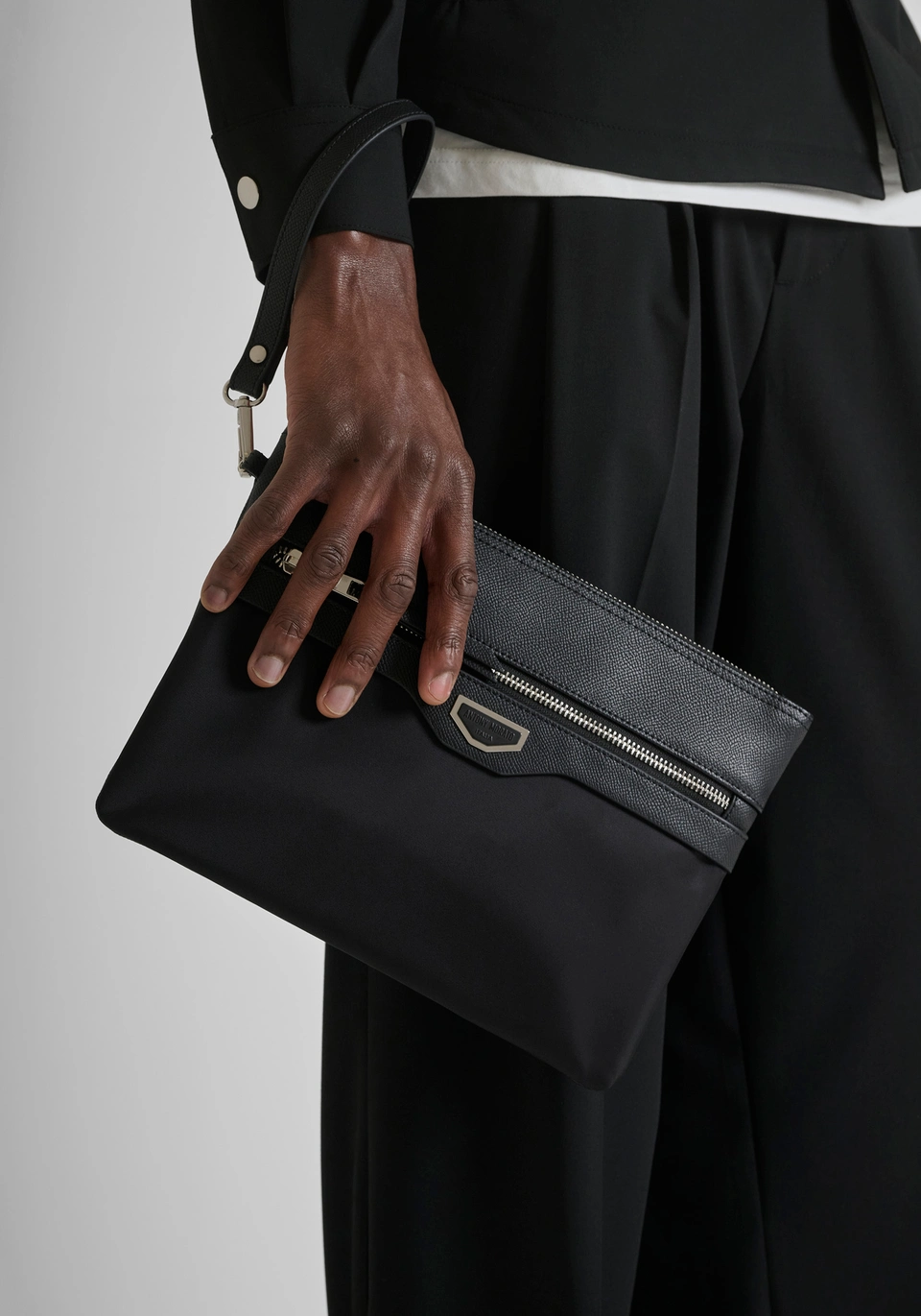 POUCH BAG IN NYLON AND FAUX LEATHER | Antony Morato