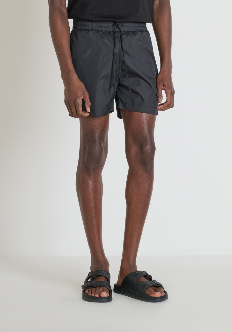 MAILLOT DE BAIN COUPE RÉGULIÈRE EN NYLON IMPRIMÉ À SÉCHAGE RAPIDE - Antony Morato Online Shop MAILLOT DE BAIN COUPE RÉGULIÈRE EN NYLON IMPRIMÉ À SÉCHAGE RAPIDE - Antony Morato Online Shop