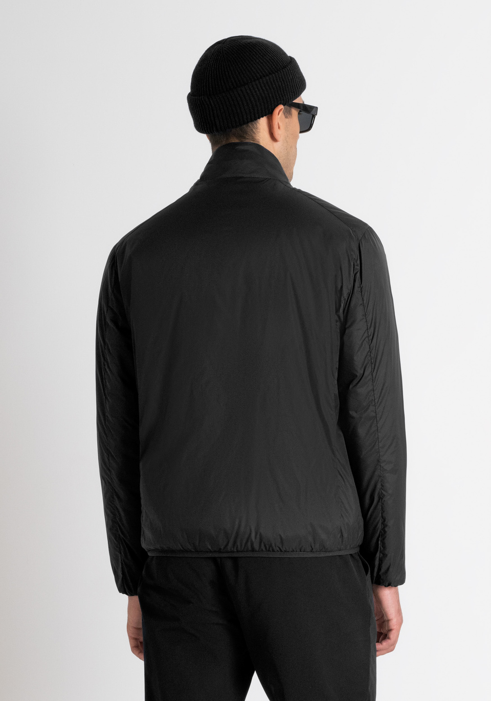 BLOUSON REGULAR FIT EN NYLON LÉGER AVEC REMBOURRAGE SYNTHÉTIQUE DUPONT SORONA - Antony Morato Online Shop