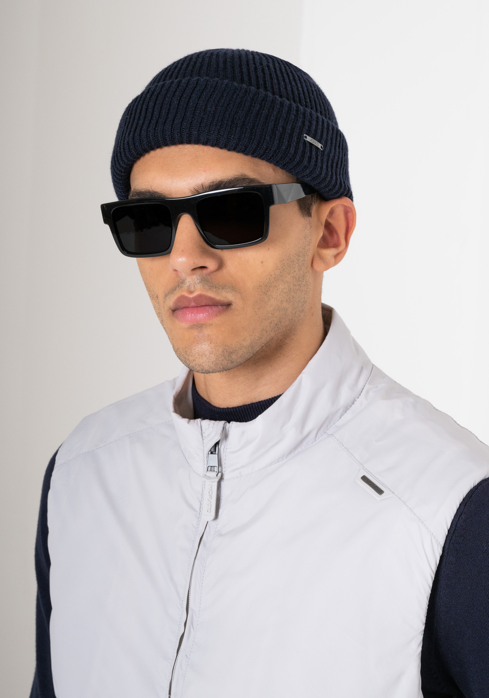 BLOUSON REGULAR FIT EN NYLON LÉGER AVEC REMBOURRAGE SYNTHÉTIQUE DUPONT SORONA - Antony Morato Online Shop