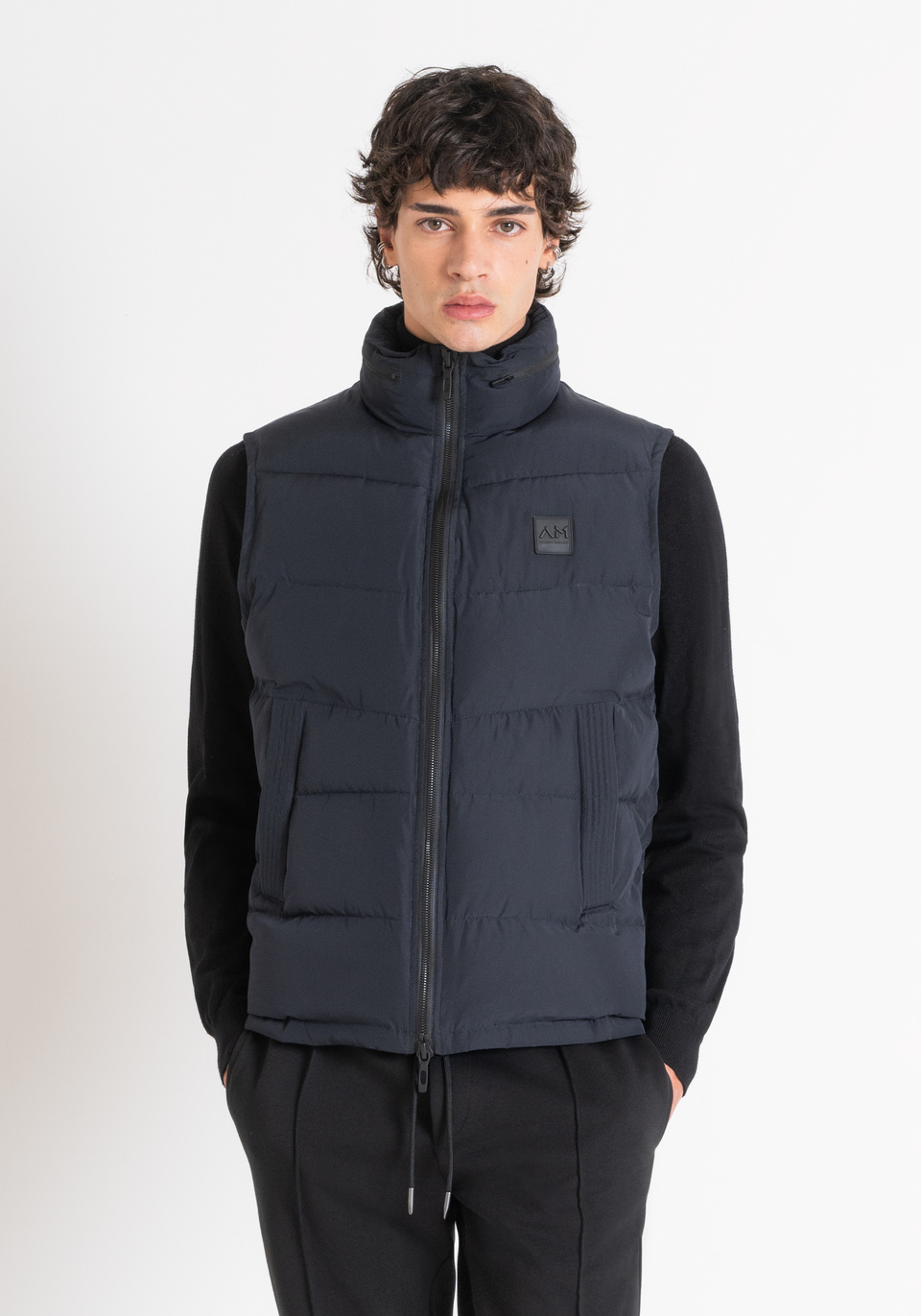 DOUDOUNE SANS MANCHES REGULAR FIT CLAIRE AVEC REMBOURRAGE SYNTHÉTIQUE DUPONT SORONA - Antony Morato Online Shop