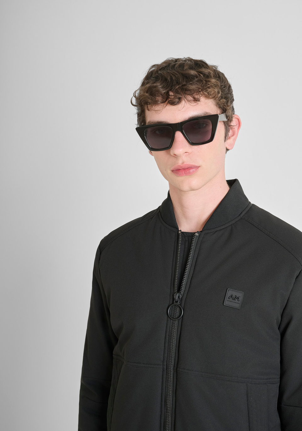 VESTE REGULAR FIT EN TISSU TECHNIQUE IMPERMÉABLE AVEC ECO-REMBOURRAGE DUPONT SORONA - Antony Morato Online Shop