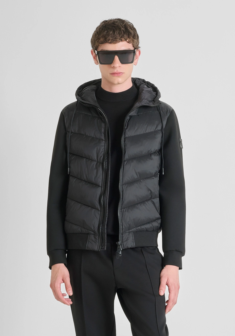 VESTE SLIM FIT AVEC ECO-REMBOURRAGE DUPONT SORONA ET MANCHES EN MAILLE - Antony Morato Online Shop