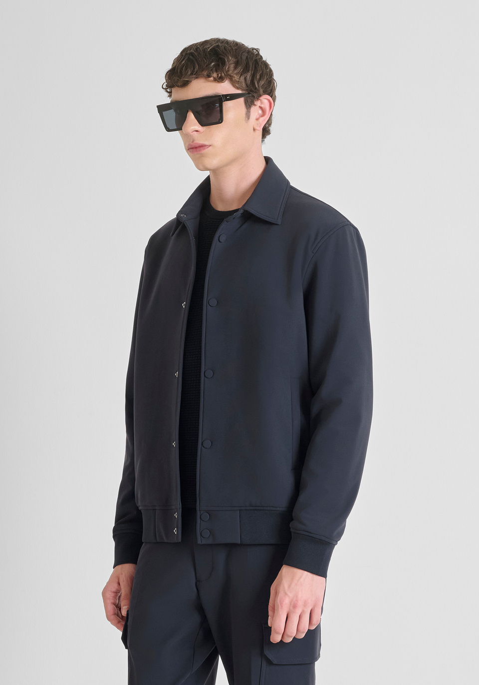 CHAQUETA REGULAR FIT EN TEJIDO ELÁSTICO SUAVE LIGERO CON RELLENO ECOLÓGICO DUPONT SORONA - Antony Morato Online Shop