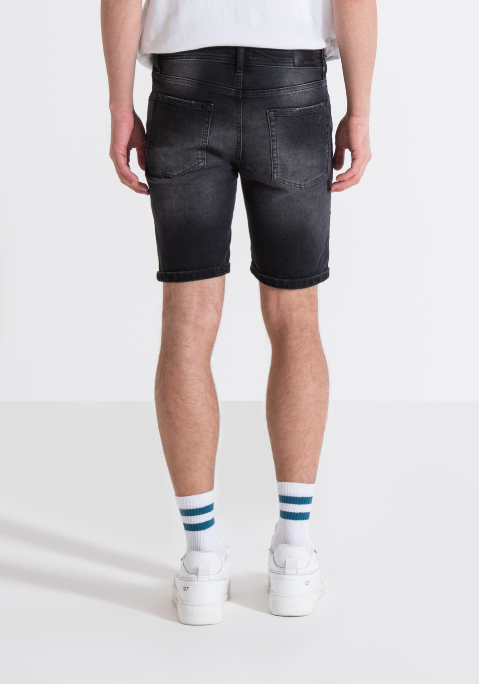 OZZY SKINNY FIT BLACK STRETCH DENIM SHORTS Antony Morato