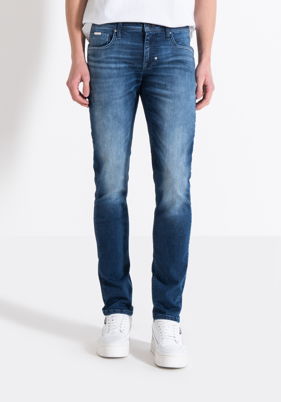 JEANS OZZY TAPERED FIT IN MID BLUE POWER STRETCH DENIM - Antony Morato Online Shop
