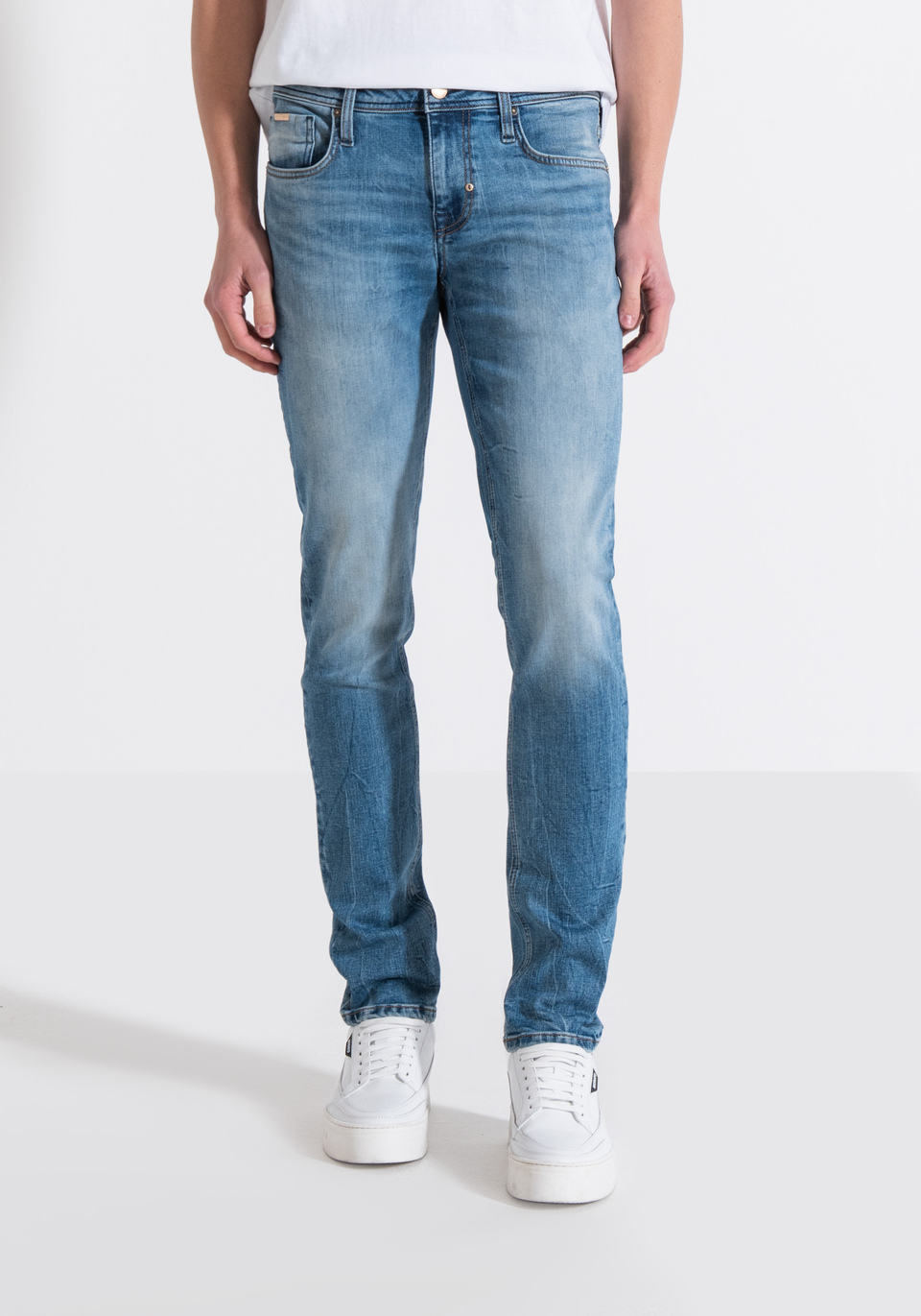"OZZY" TAPERED JEANS IN GOLD LINE VINTAGE STRETCH DENIM WITH VISIBLE STITCHING - Antony Morato Online Shop