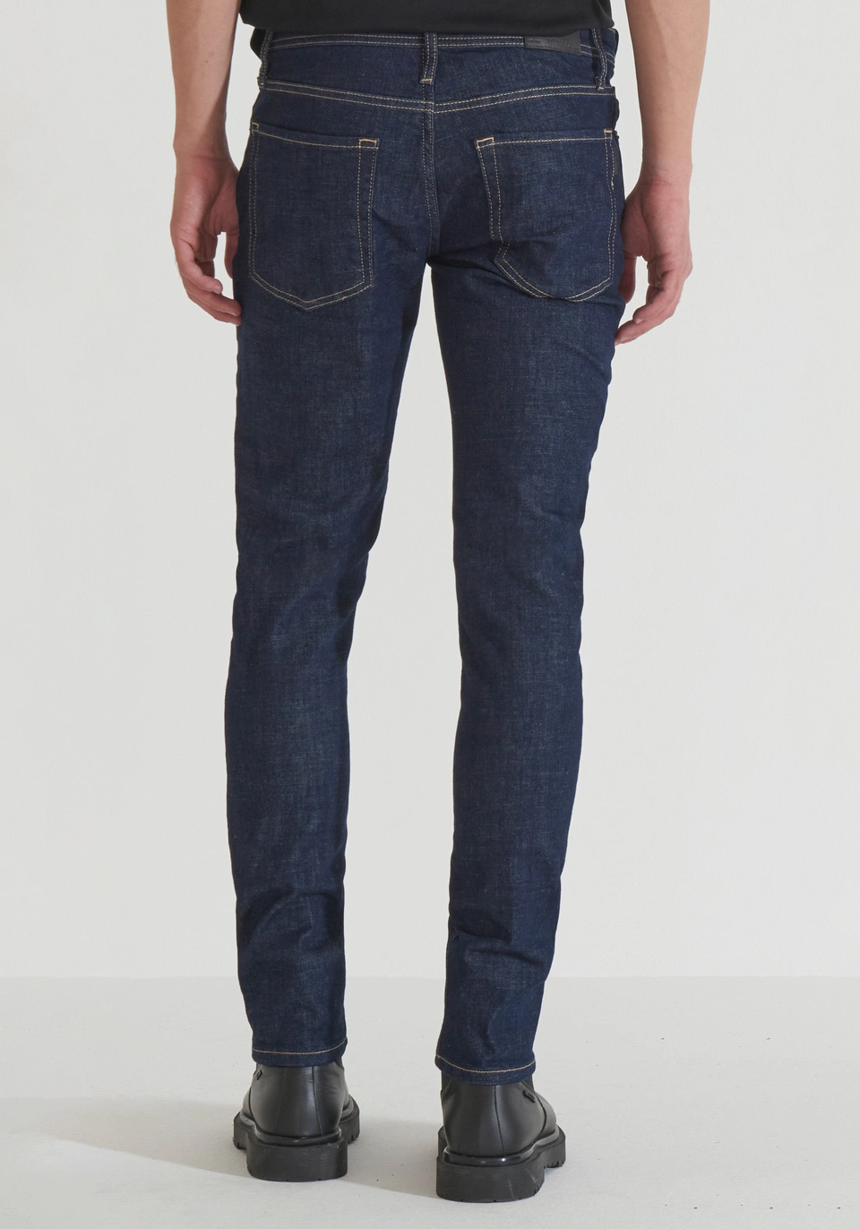 "OZZY" TAPERED FIT JEANS IN BLUE DENIM - Antony Morato Online Shop