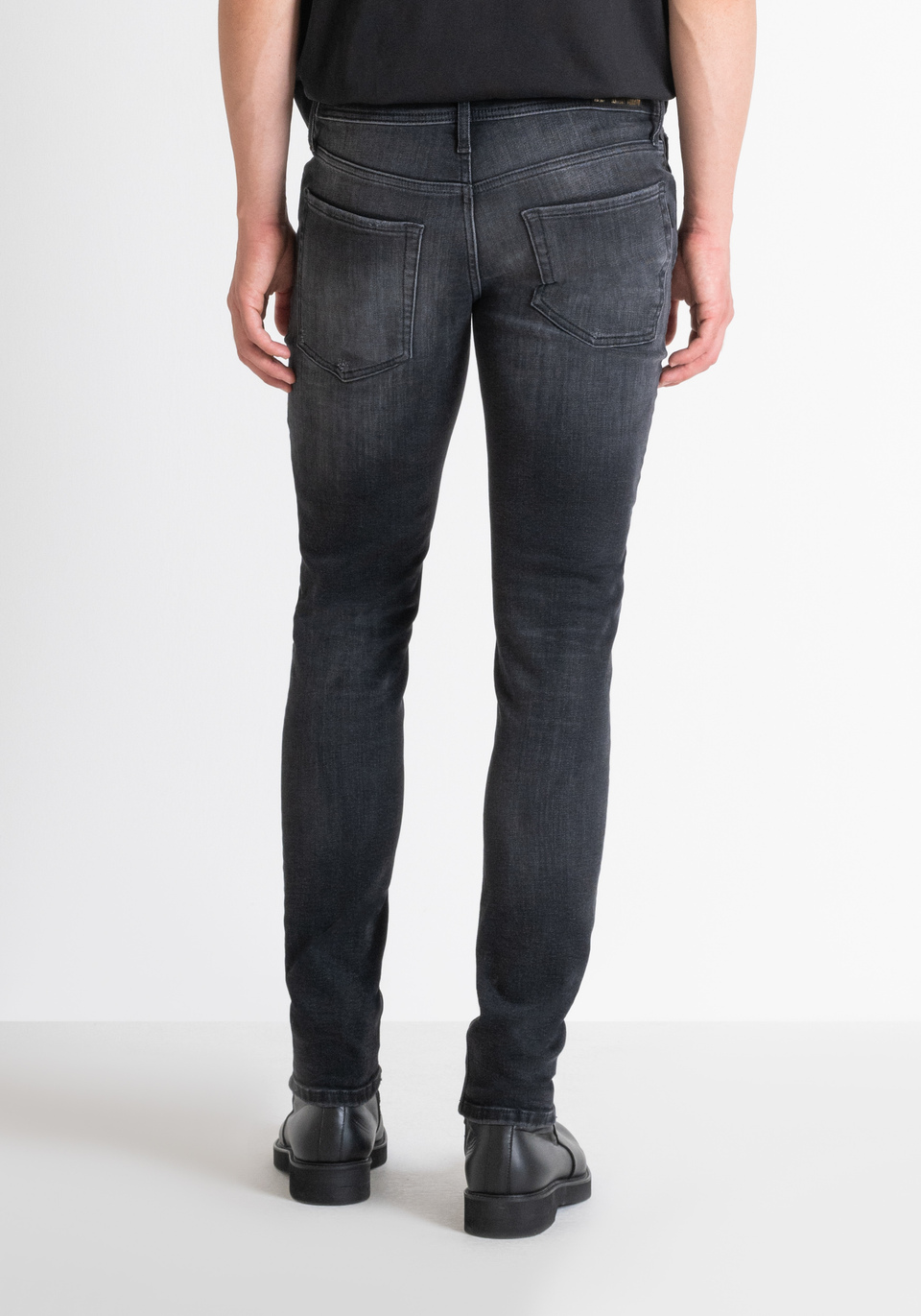 JEANS TAPERED FIT “OZZY” IN DEMIN EFFETTO VINTAGE - Antony Morato Online Shop