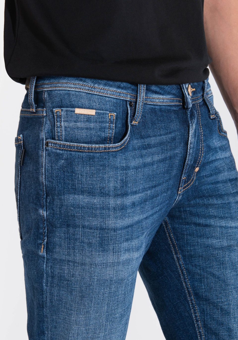 JEAN « OZZY » TAPERED FIT EN DENIM BLEU EFFET VINTAGE - Antony Morato Online Shop