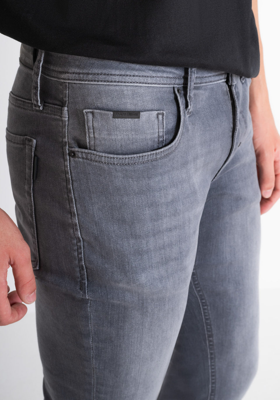 JEANS TAPERED FIT “OZZY” IN COTONE ELASTICIZZATO - Antony Morato Online Shop