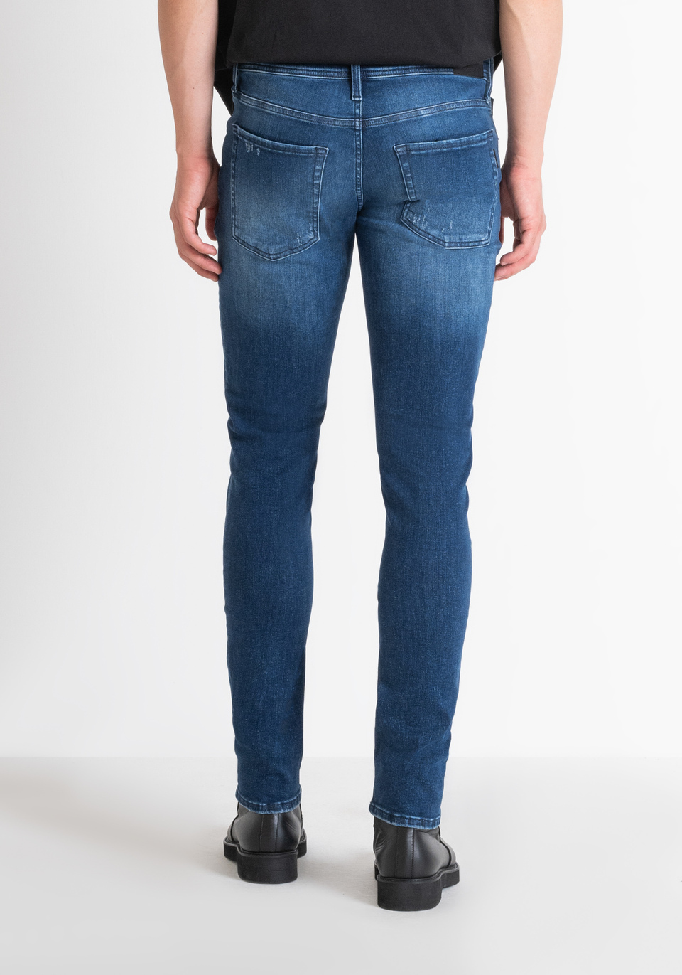 TAPERED FIT "OZZY" JEANS IN BLUE ELASTIC DENIM WITH RIPS - Antony Morato Online Shop