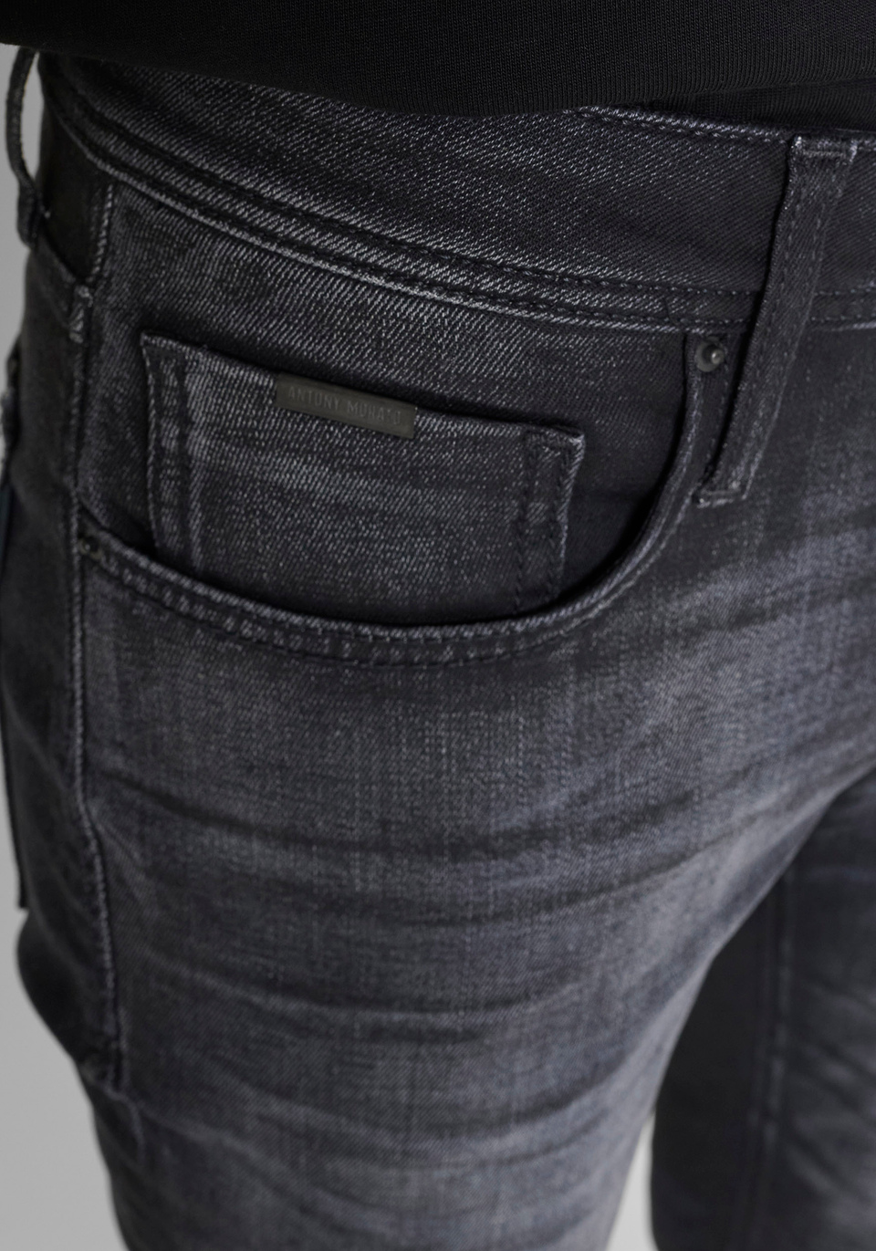 JEANS "OZZY" TAPERED FIT IN DENIM SCURO CON BAFFATURE - Antony Morato Online Shop