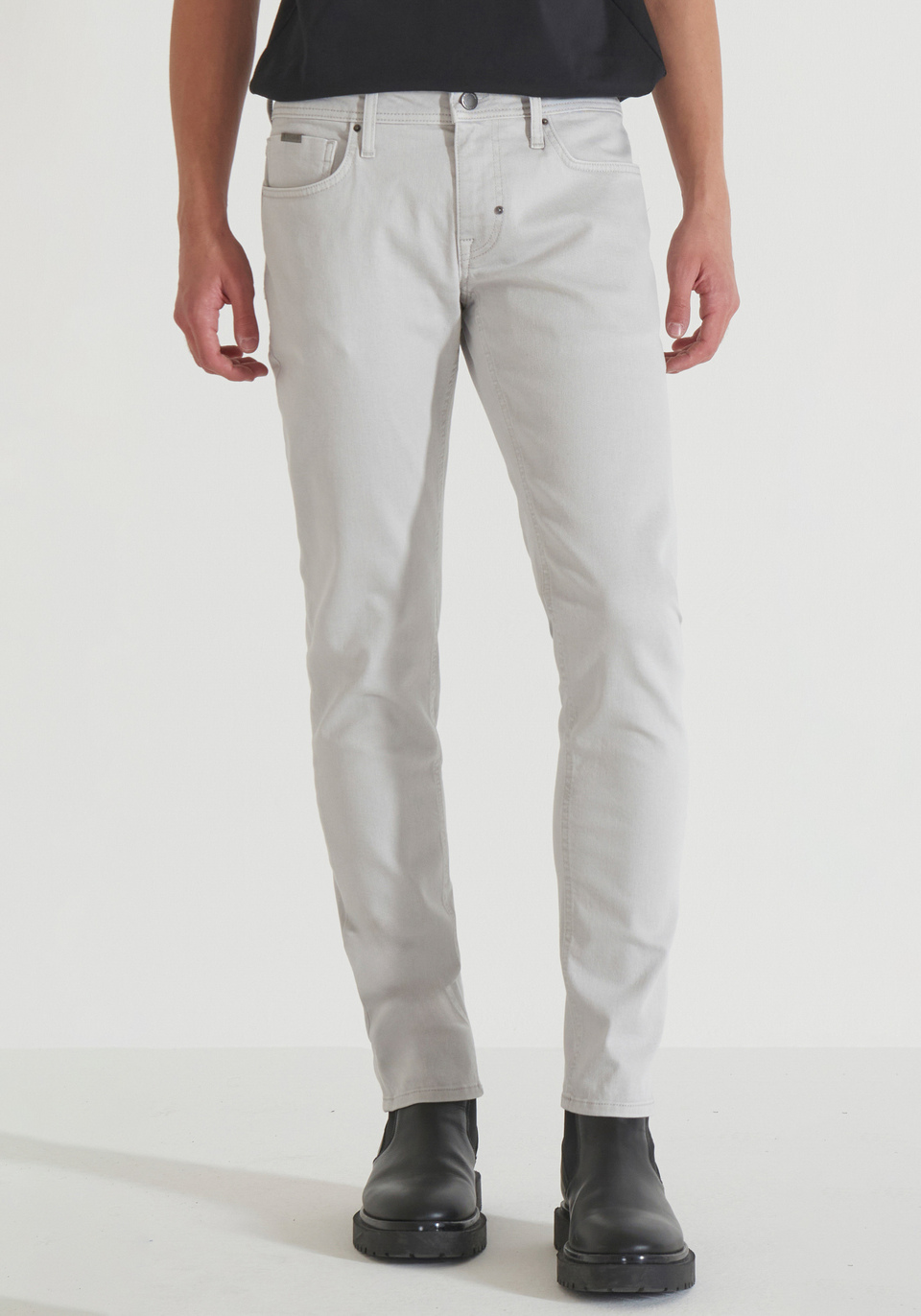 JEANS TAPERED FIT „OZZY“ AUS MEHRFARBIGEM VINGE-DENIM - Antony Morato Online Shop