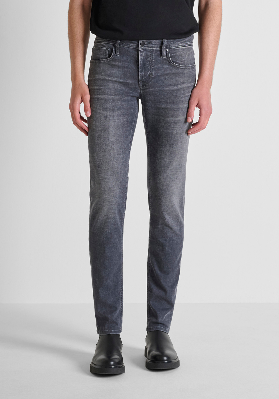 JEANS "OZZY" TAPERED FIT IN DENIM GRIGIO