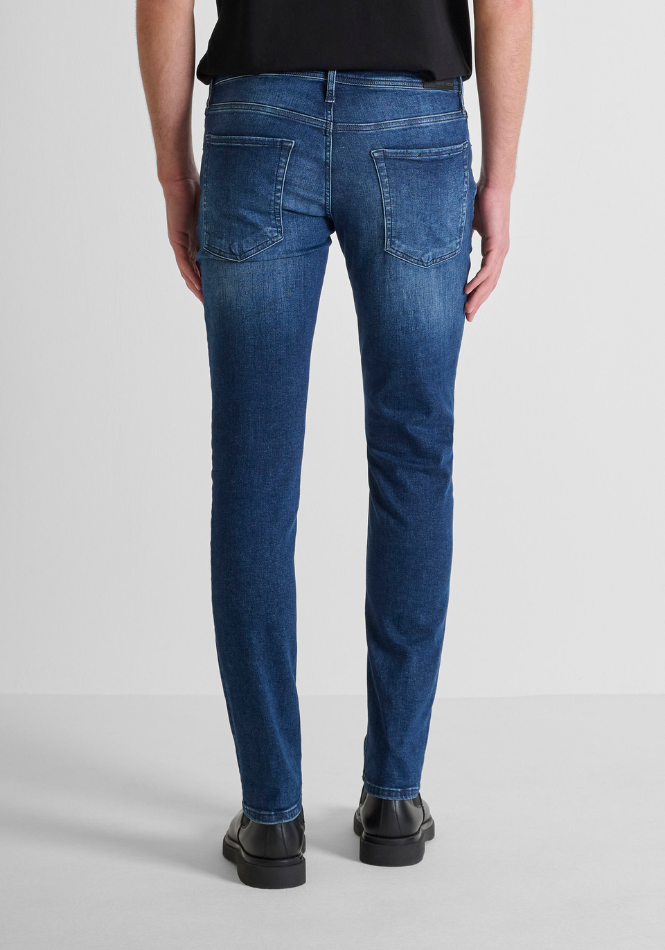 "OZZY" TAPERED FIT BLUE DENIM JEANS - Antony Morato Online Shop