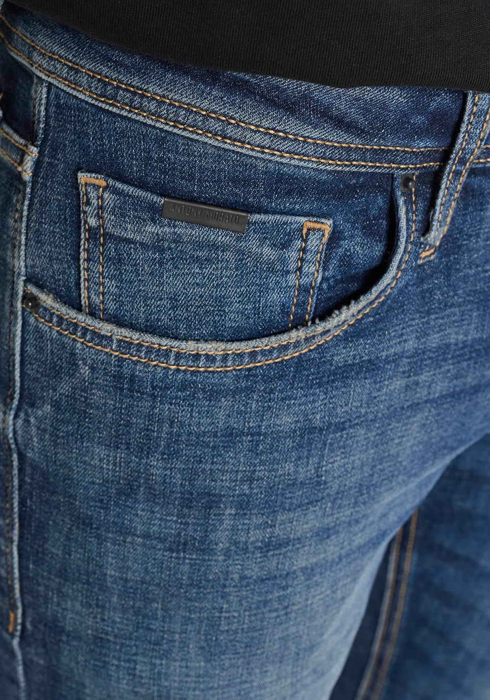 VAQUEROS «OZZY» TAPERED FIT EN DENIM ELÁSTICO DESGASTADO - Antony Morato Online Shop