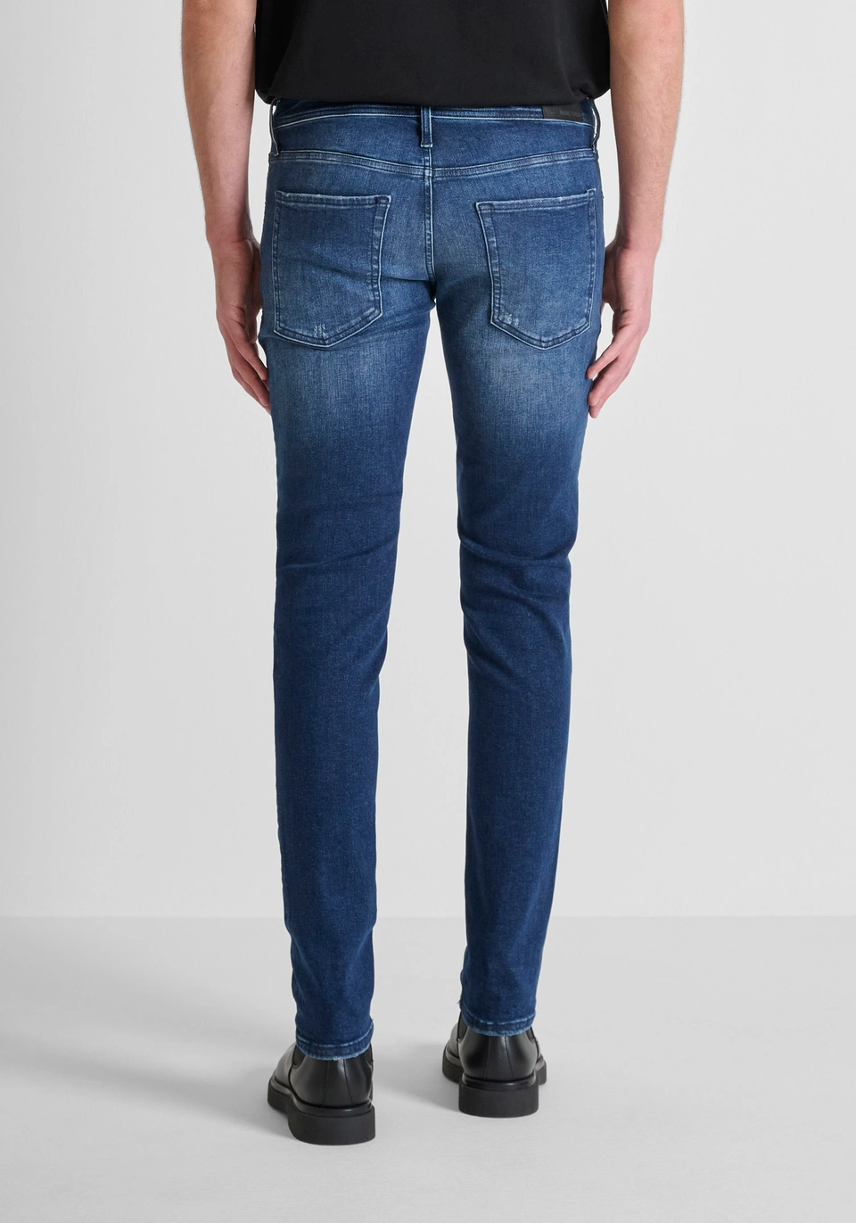 JEANS "OZZY" TAPERED FIT IN DENIM TITAN BLUE SFUMATO - Antony Morato Online Shop