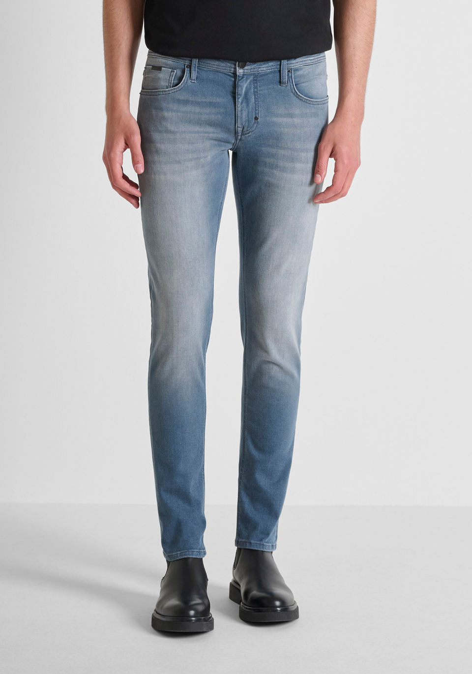JEANS "OZZY" TAPERED FIT IN DENIM ELASTICO BRUGGE BLUE - Antony Morato Online Shop JEANS "OZZY" TAPERED FIT IN DENIM ELASTICO BRUGGE BLUE - Antony Morato Online Shop