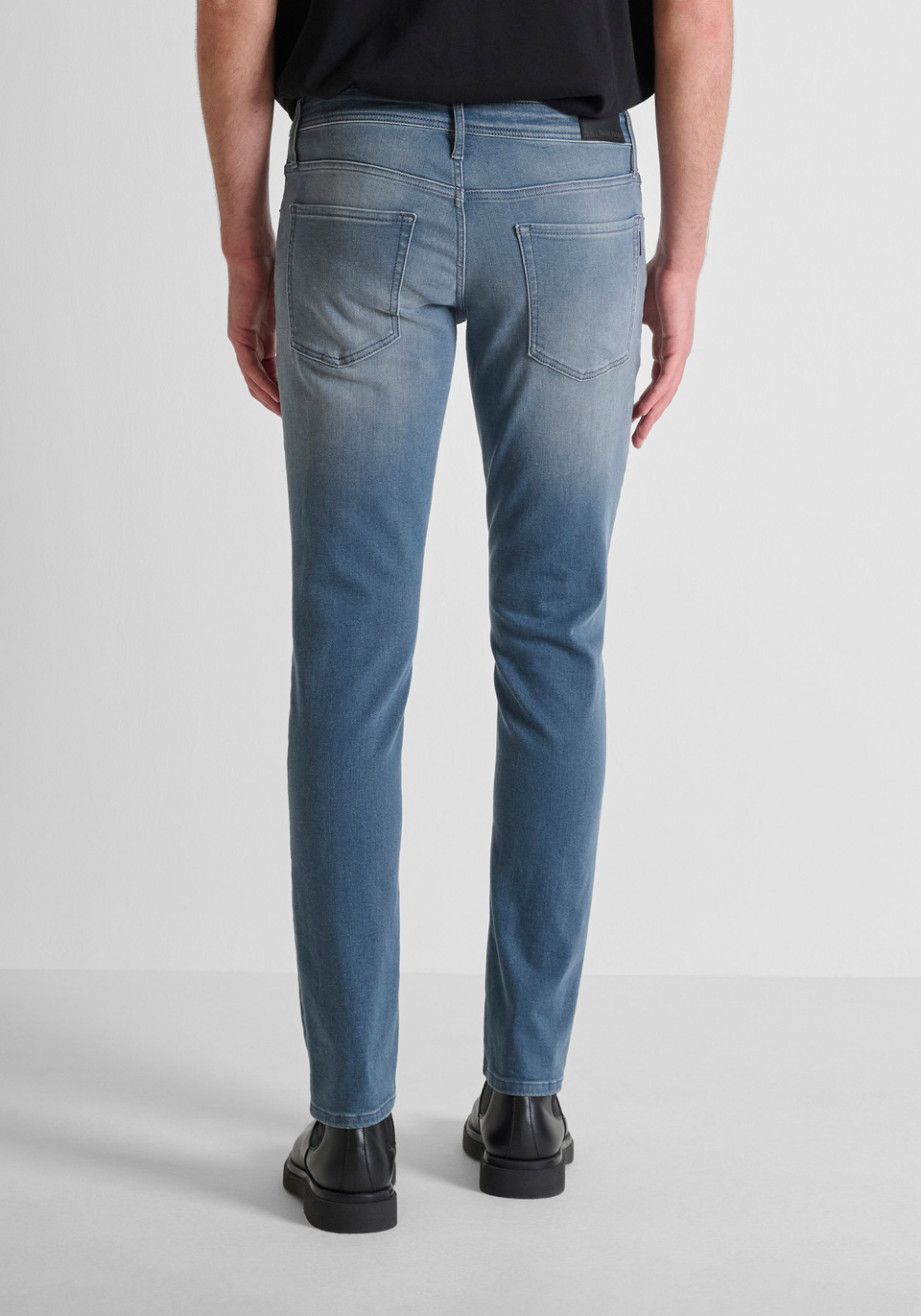"OZZY" TAPERED FIT JEANS IN BRUGGE BLUE STRETCH DENIM - Antony Morato Online Shop