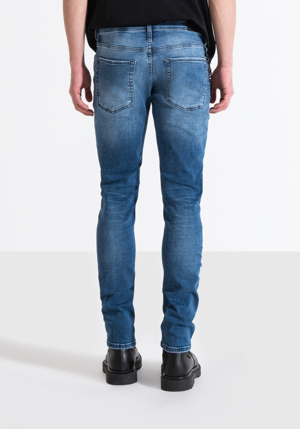 IGGY TAPERED FIT JEANS IN CHARCOAL BLUE STRETCH-DENIM - Antony Morato Online Shop