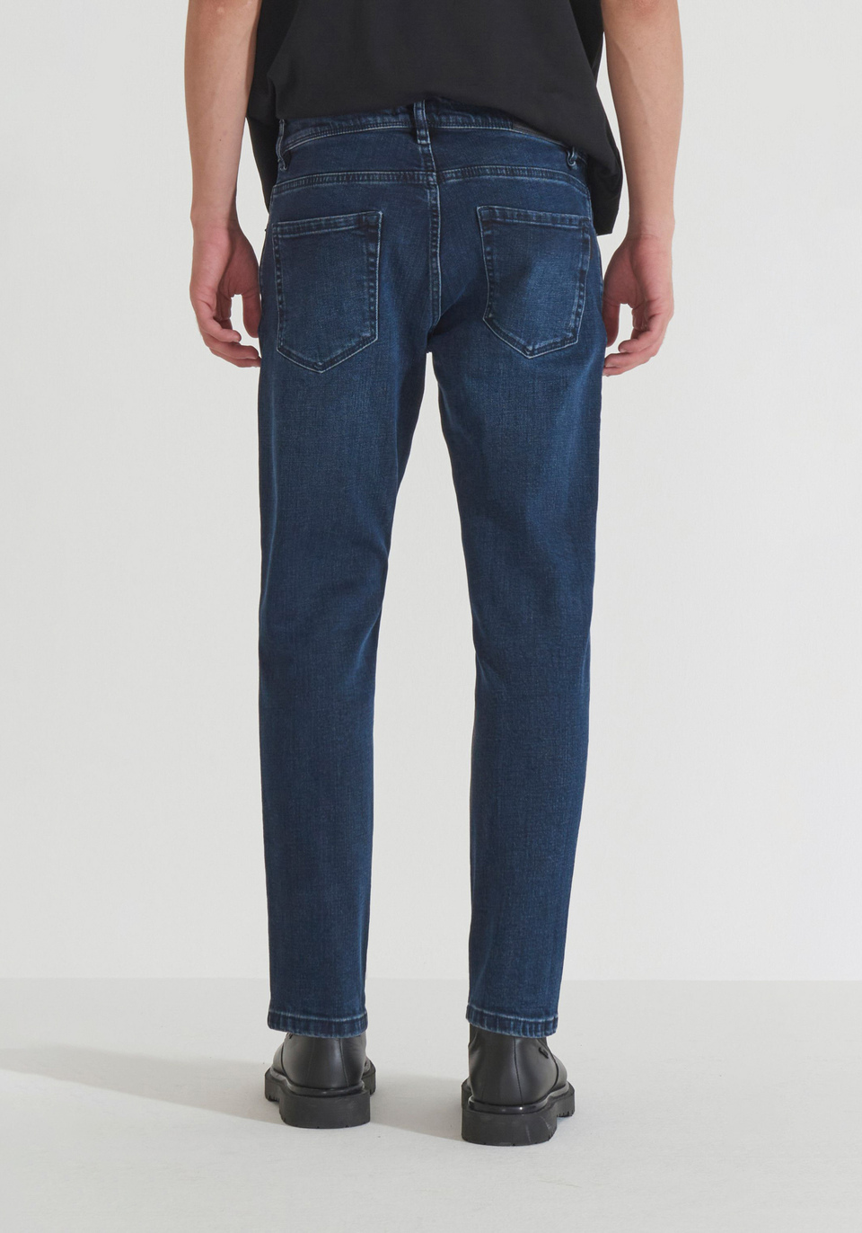 Slim fit jeans online shopping deals