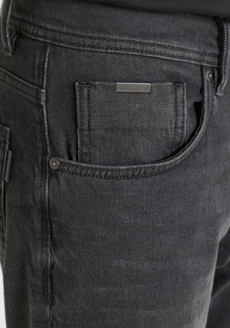 "ARGON" SLIM FIT ANKLE LENGTH JEANS IN BLACK DENIM - Antony Morato Online Shop