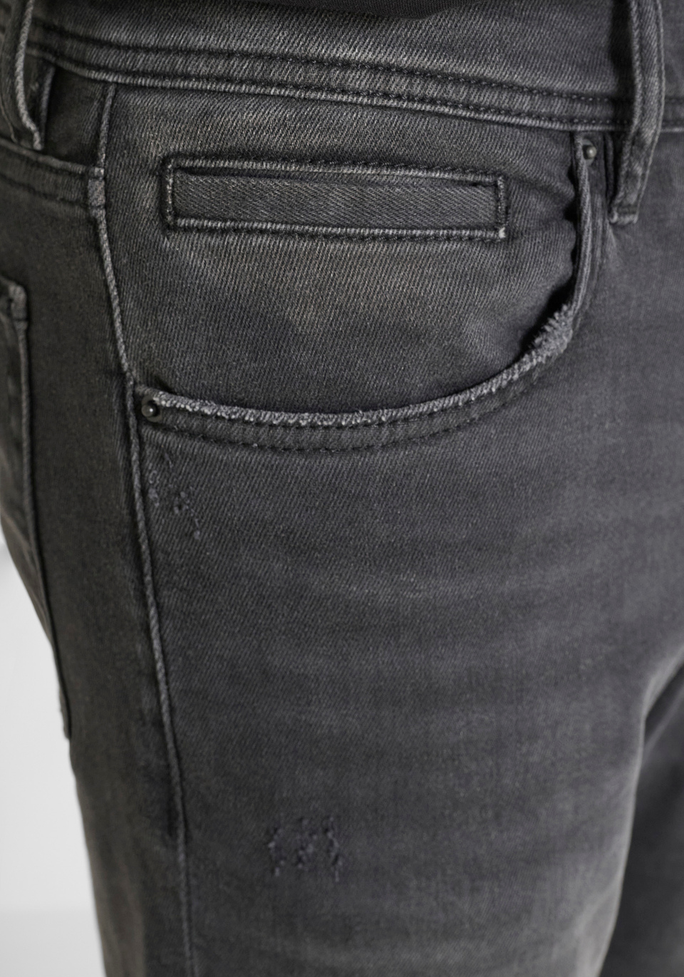 CROPPED FIT "KARL" SKINNY JEANS IN BLACK DENIM WITH FADED WASH - Antony Morato Online Shop
