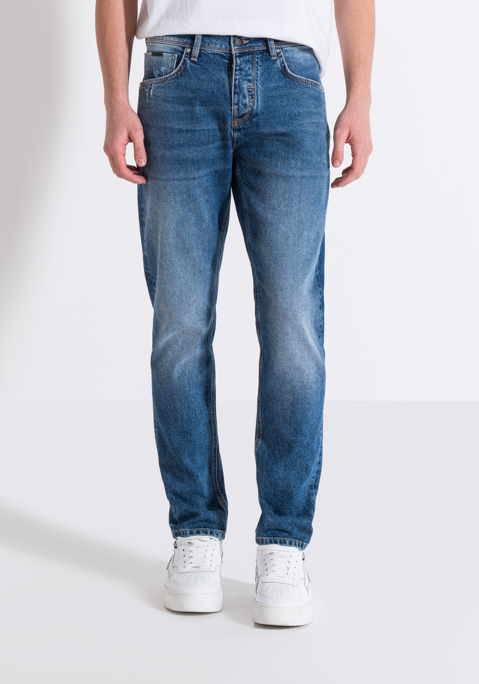 SLIM FIT "LAURENT" JEANS IN COMFORT DENIM WITH TOBACCO COLORED STITCHING - Antony Morato Online Shop