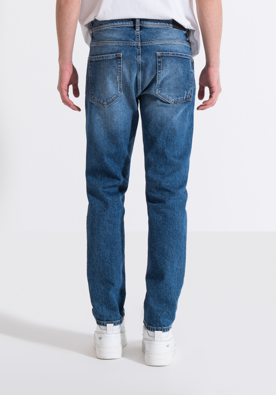 SLIM FIT "LAURENT" JEANS IN COMFORT DENIM WITH TOBACCO COLORED STITCHING - Antony Morato Online Shop