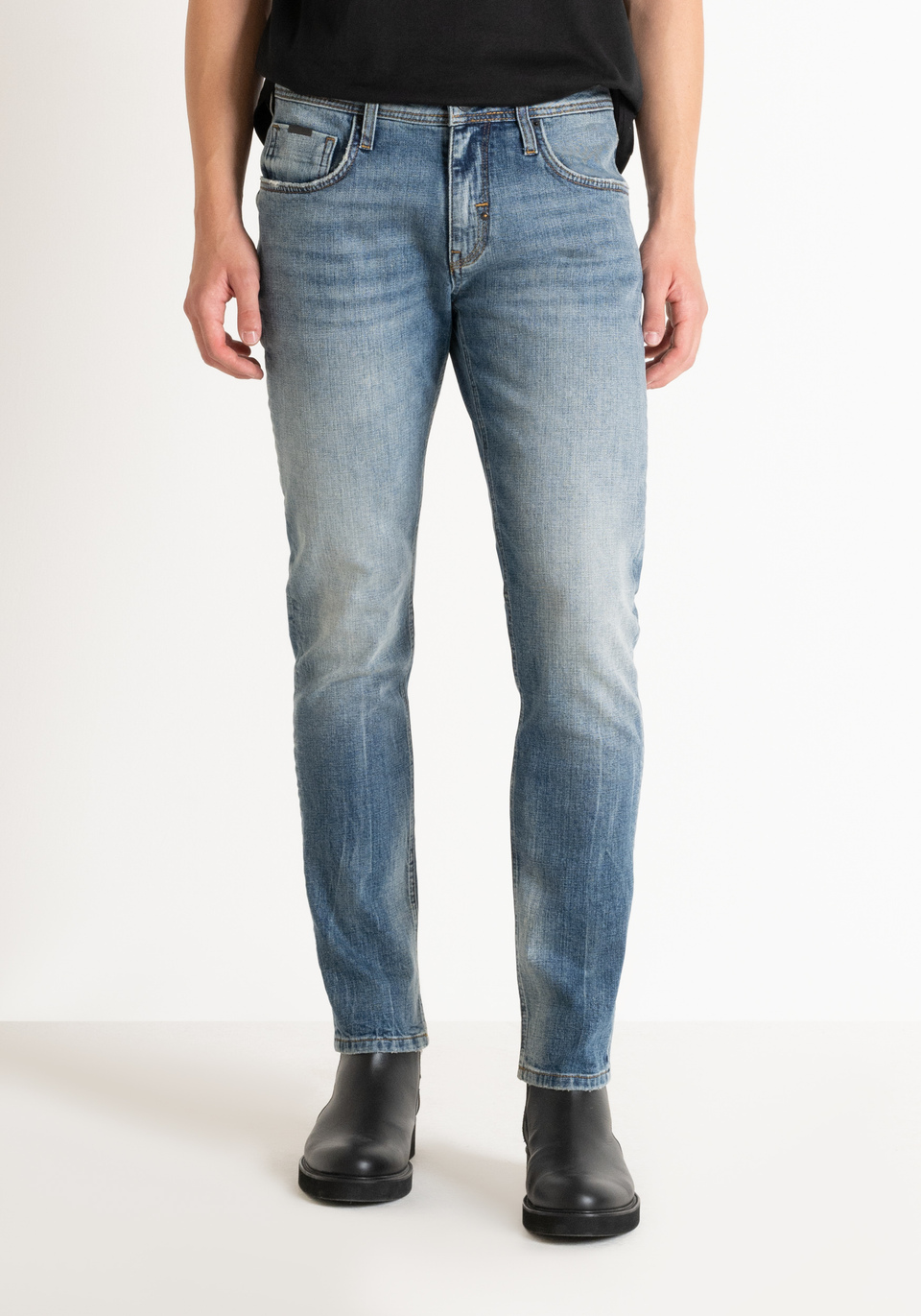 JEAN « KURT » TAPERED FIT CONFORTABLE EN DENIM CLAIR EFFET VINTAGE - Antony Morato Online Shop