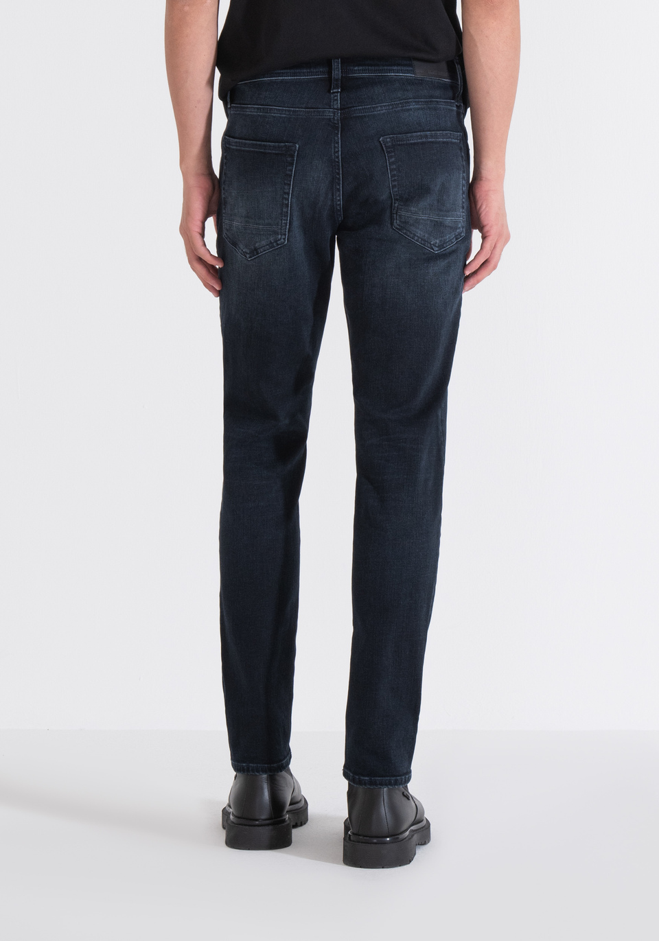JEANS COMFORT TAPERED FIT “KURT” IN DENIM - Antony Morato Online Shop