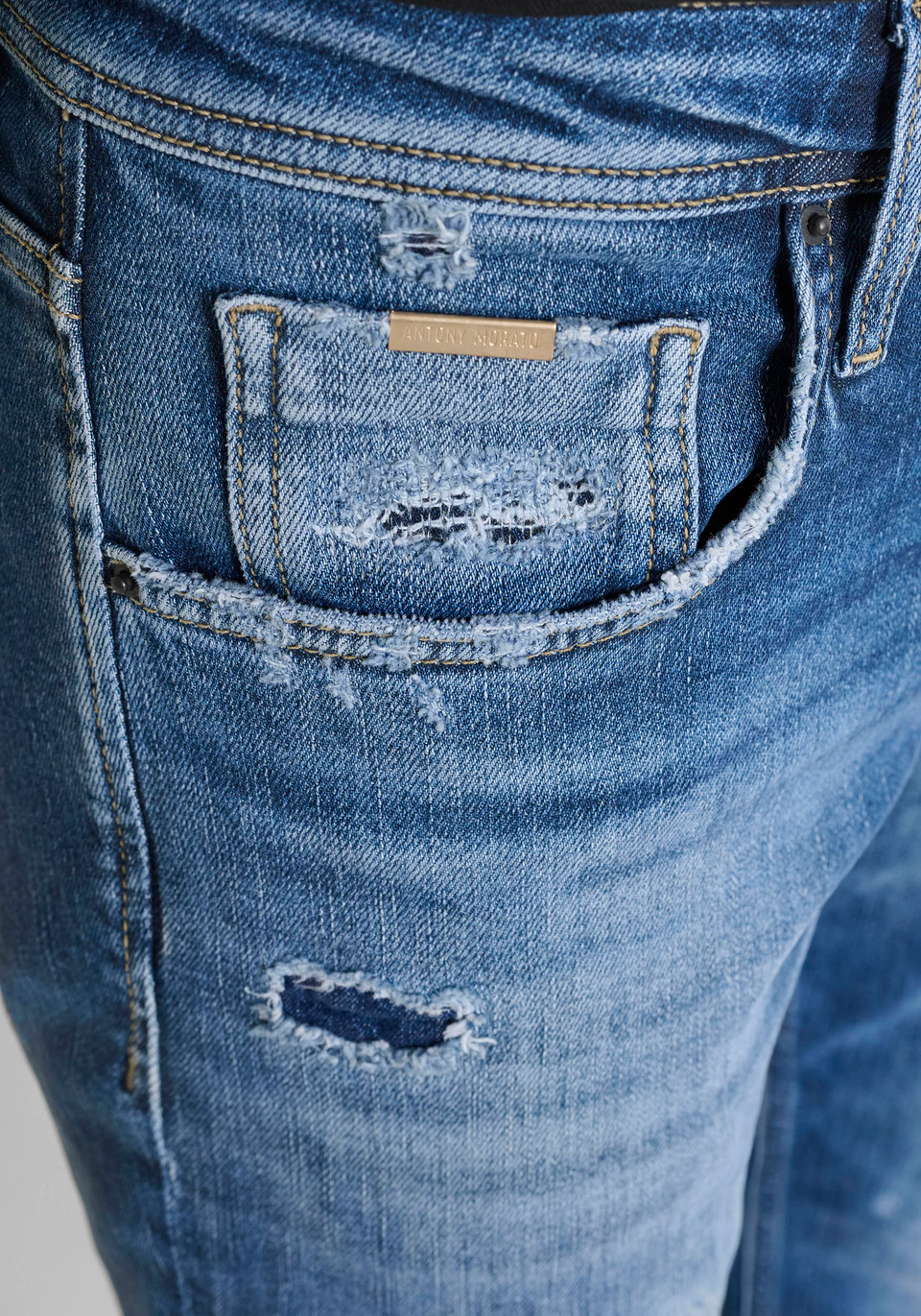 "KURT" COMFORT TAPERED FIT GOLD LINE DENIM JEANS - Antony Morato Online Shop