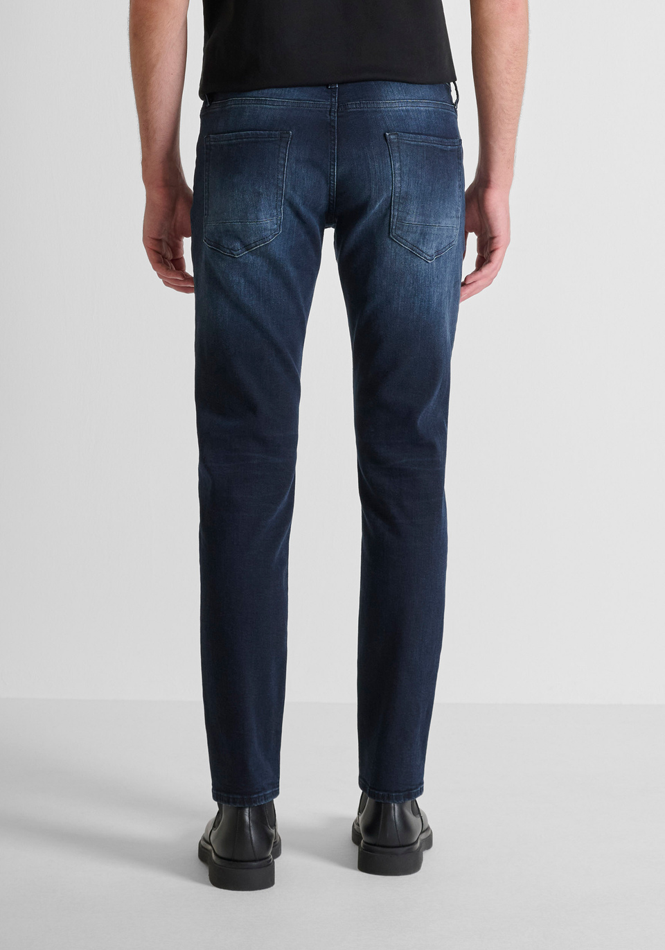 "KURT" COMFORT TAPERED FIT JEANS IN DARK FADED EFFECT DENIM - Antony Morato Online Shop