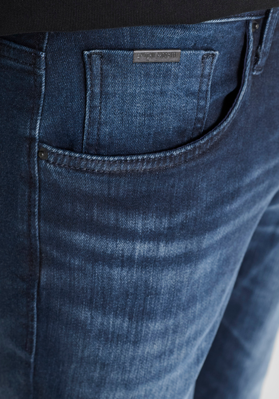 "KURT" COMFORT TAPERED FIT JEANS IN DARK FADED EFFECT DENIM - Antony Morato Online Shop