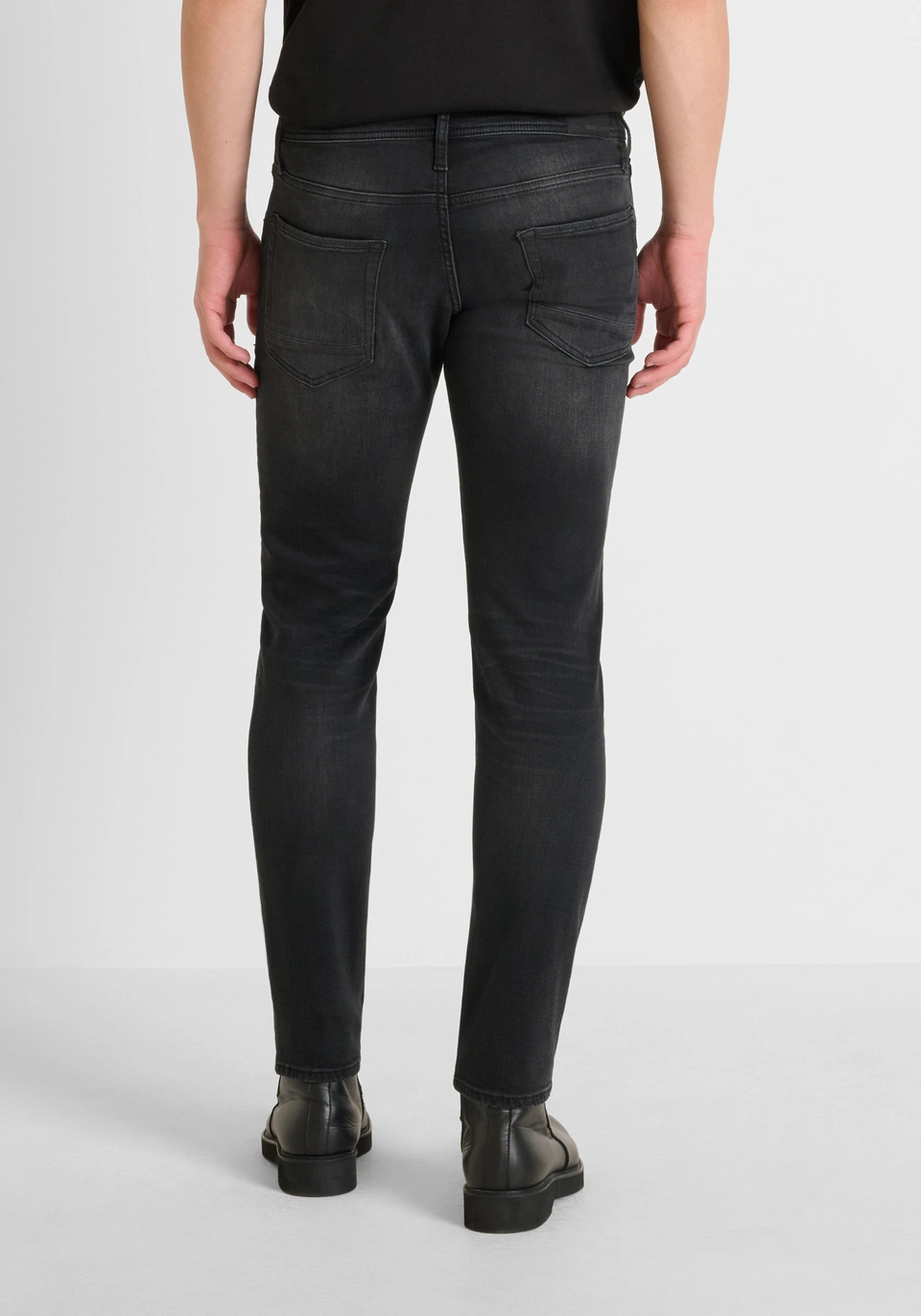 "KURT" COMFORT TAPERED FIT JEANS IN BLACK FADED EFFECT DENIM - Antony Morato Online Shop