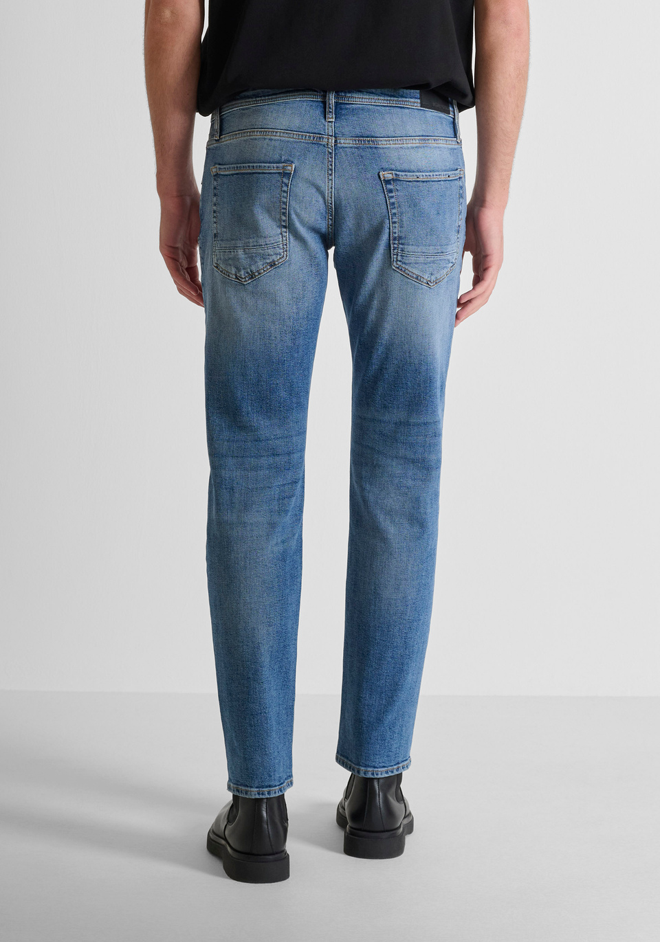 "KURT" COMFORT TAPERED FIT JEANS IN BLUE DENIM - Antony Morato Online Shop
