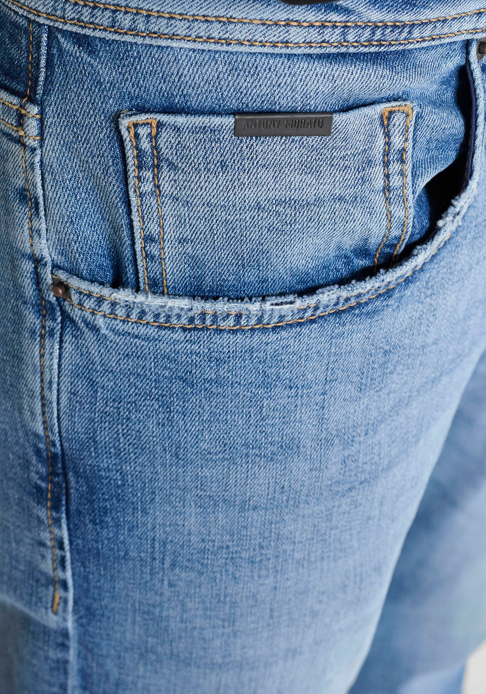 "KURT" COMFORT TAPERED FIT JEANS IN BLUE DENIM - Antony Morato Online Shop