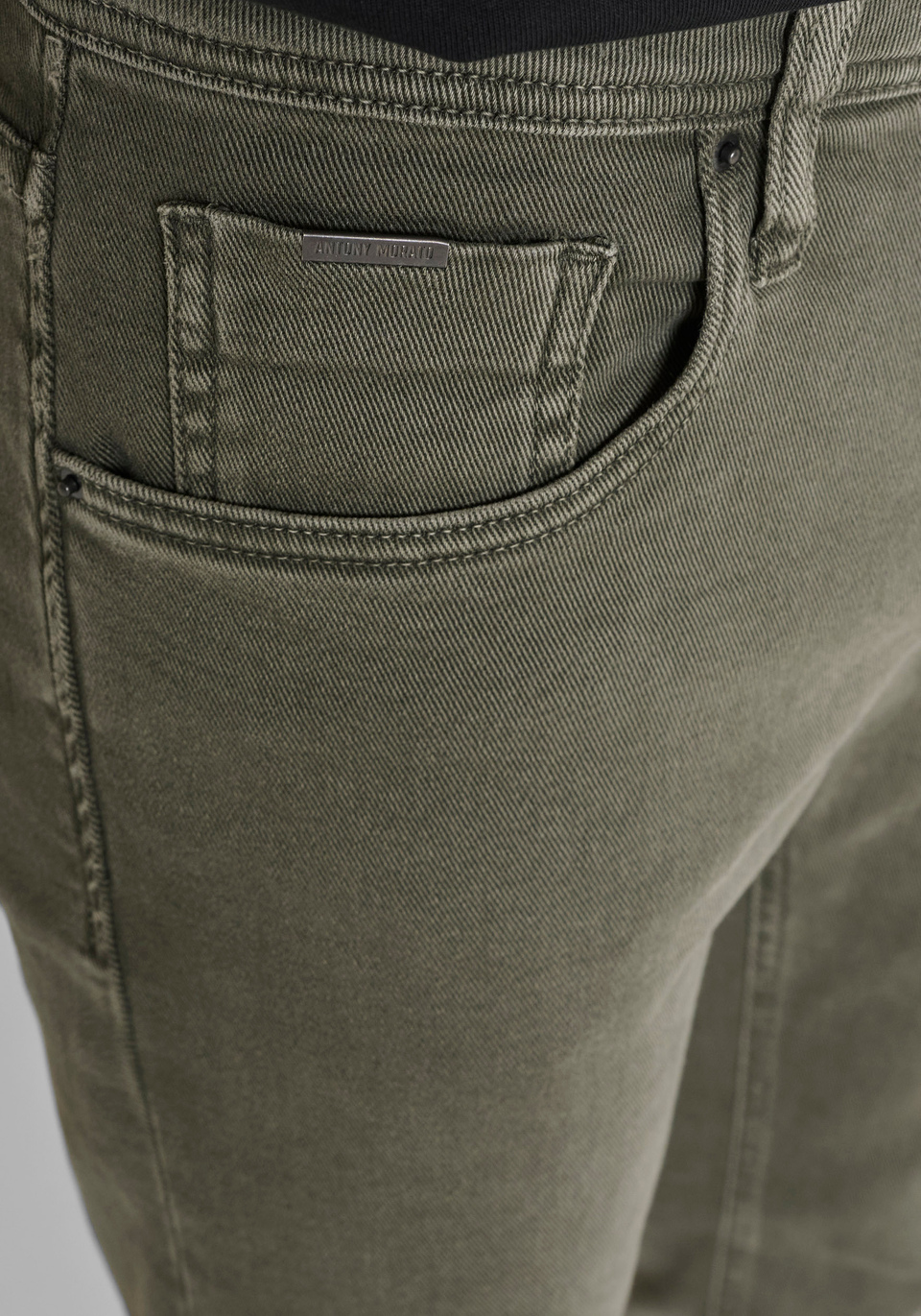 JEAN COUPE CONFORT TAPERED « KURT » EN DENIM COLORÉ - Antony Morato Online Shop