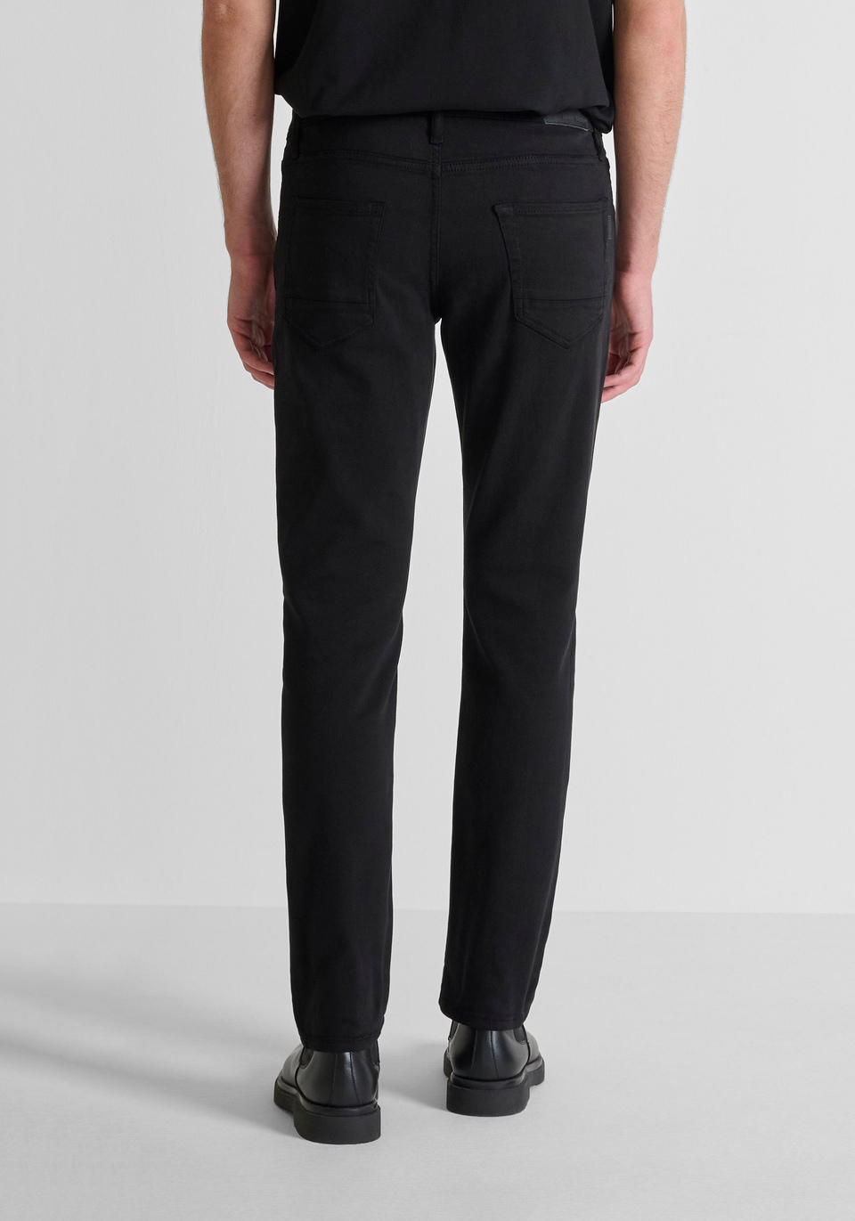 "KURT" COMFORT TAPERED FIT JEANS IN COLORED DENIM - Antony Morato Online Shop