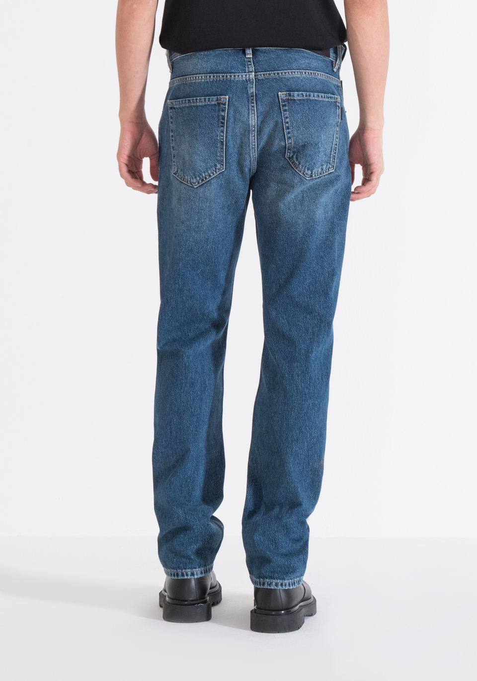 REGULAR STRAIGHT FIT "JOE" JEANS IN CLASSIC BLUE DENIM - Antony Morato Online Shop
