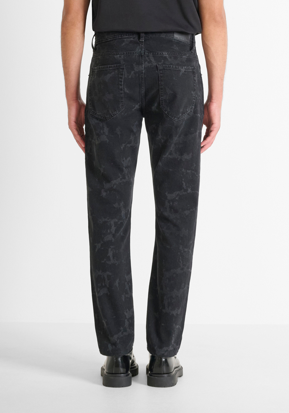 VAQUEROS STRAIGHT FIT "CLEVE" EN DENIM NEGRO TRABAJADO - Antony Morato Online Shop